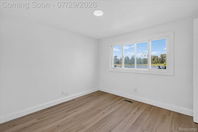 3515 Lakeview Drive, Ortonville Village, MI 48462