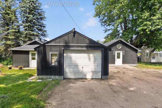 3515 Lakeview Drive, Ortonville Village, MI 48462