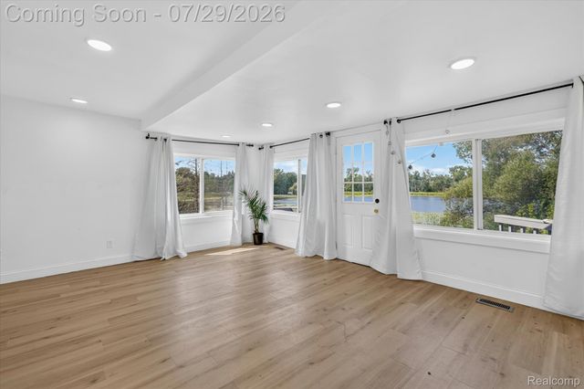 3515 Lakeview Drive, Ortonville Village, MI 48462