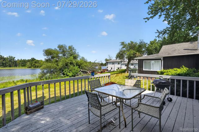 3515 Lakeview Drive, Ortonville Village, MI 48462