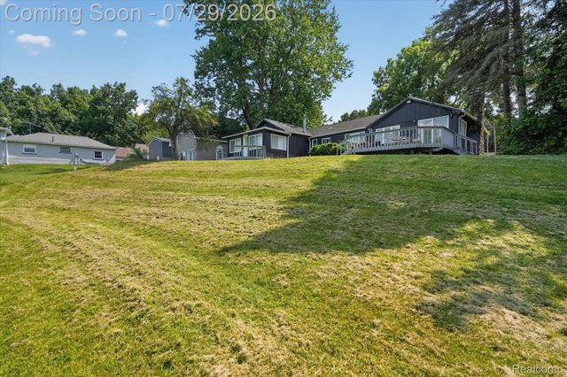 3515 Lakeview Drive, Ortonville Village, MI 48462