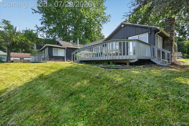 3515 Lakeview Drive, Ortonville Village, MI 48462