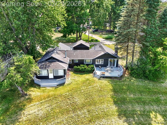 3515 Lakeview Drive, Ortonville Village, MI 48462
