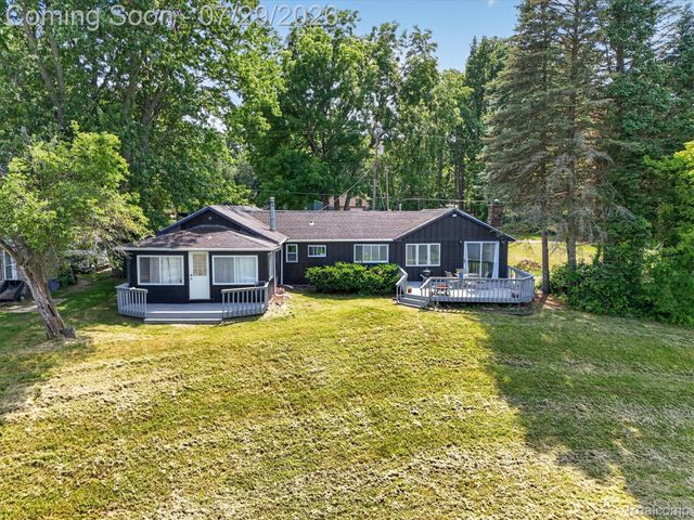 3515 Lakeview Drive, Ortonville Village, MI 48462