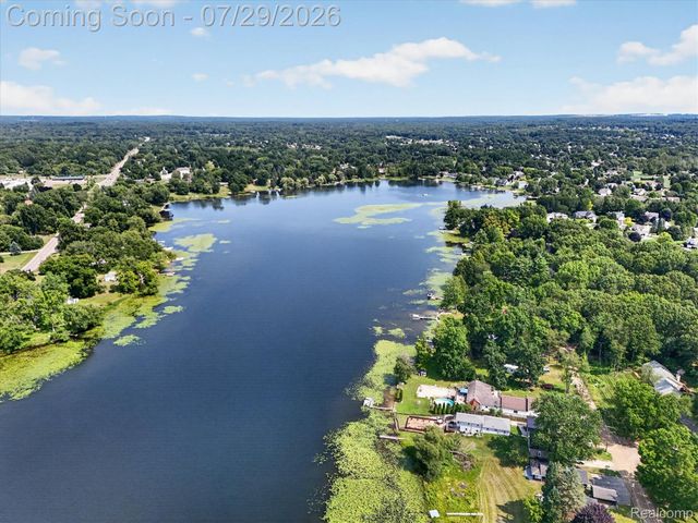 3515 Lakeview Drive, Ortonville Village, MI 48462