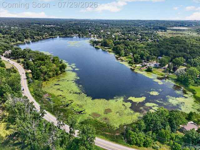 3515 Lakeview Drive, Ortonville Village, MI 48462