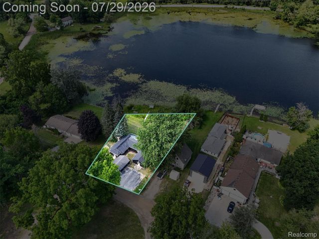 3515 Lakeview Drive, Ortonville Village, MI 48462
