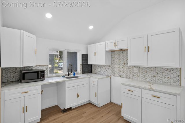 3515 Lakeview Drive, Ortonville Village, MI 48462