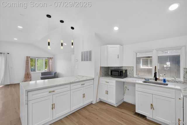 3515 Lakeview Drive, Ortonville Village, MI 48462