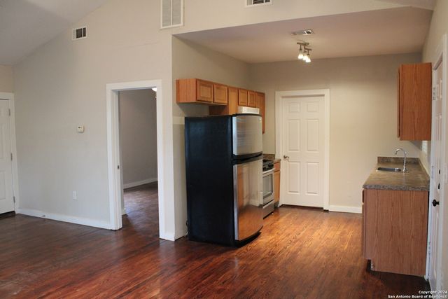 415 Kendall St, San Antonio, TX 78212