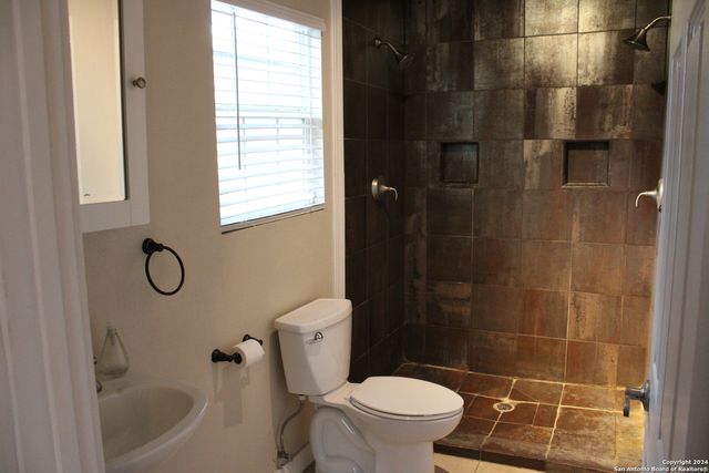 415 Kendall St, San Antonio, TX 78212