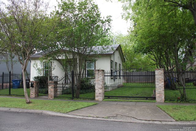 415 Kendall St, San Antonio, TX 78212