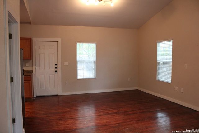 415 Kendall St, San Antonio, TX 78212