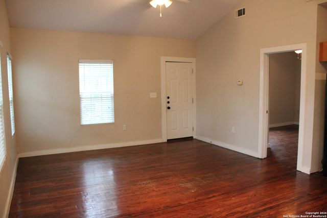 415 Kendall St, San Antonio, TX 78212