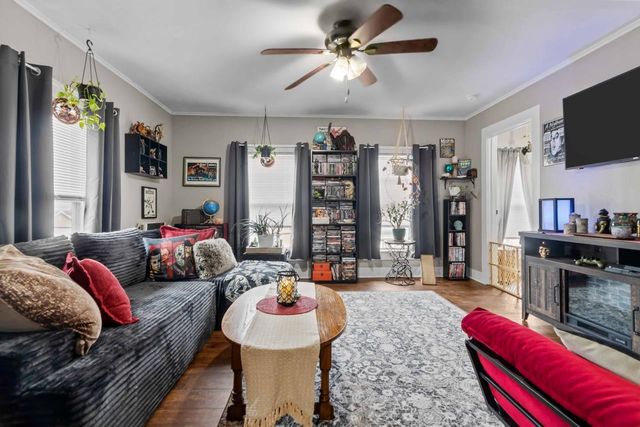 326 W 6TH AVENUE, Oshkosh, WI 54902