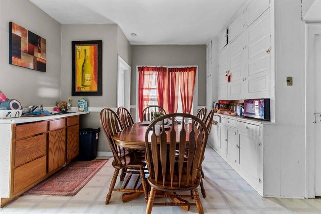 326 W 6TH AVENUE, Oshkosh, WI 54902