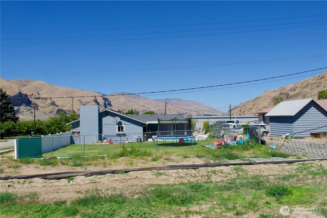 4477 NW Cascade Avenue, East Wenatchee, WA 98802
