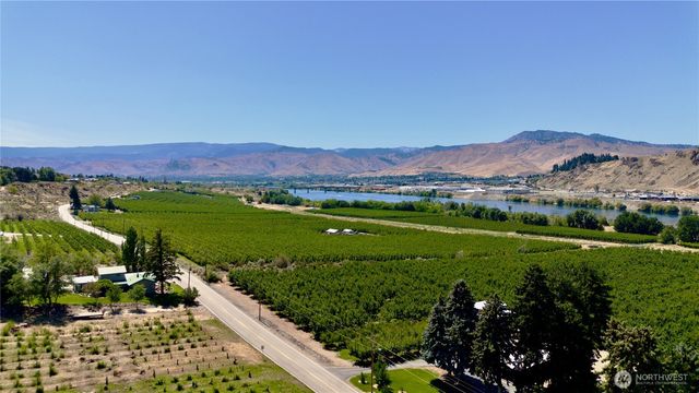 4477 NW Cascade Avenue, East Wenatchee, WA 98802