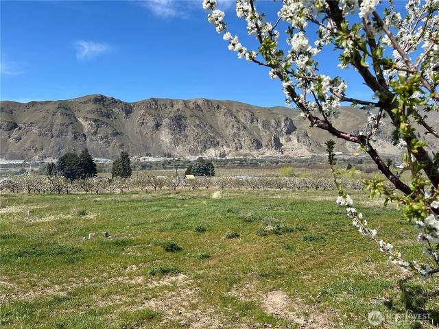 4477 NW Cascade Avenue, East Wenatchee, WA 98802