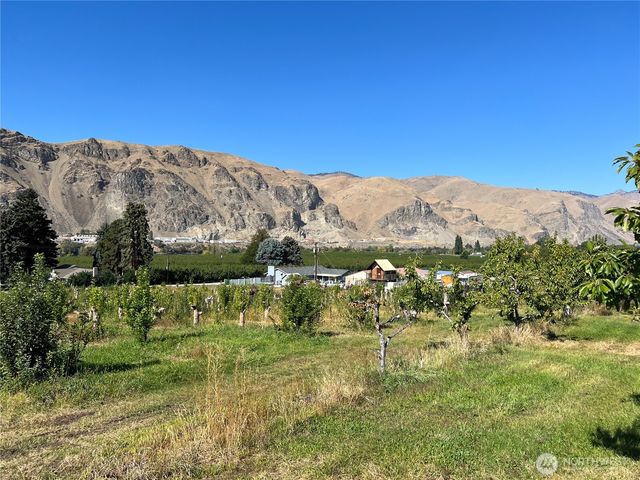 4477 NW Cascade Avenue, East Wenatchee, WA 98802