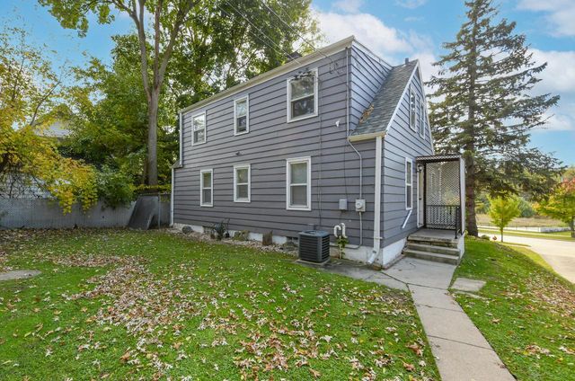317 Delafield STREET, Waukesha, WI 53188