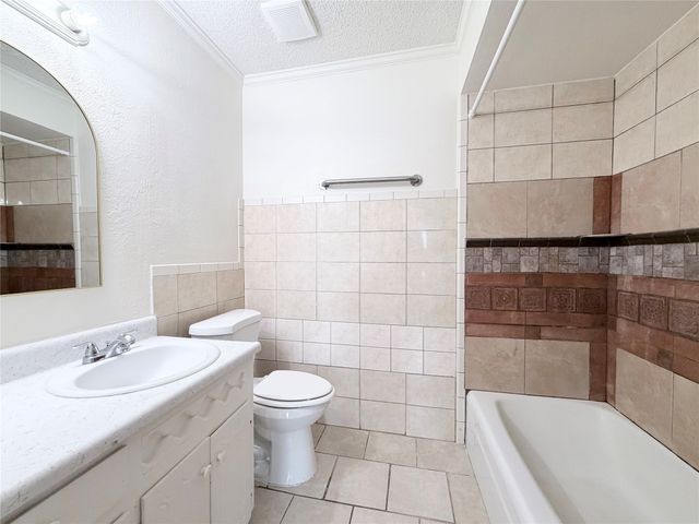 610 Colonial Drive, Garland, TX 75043