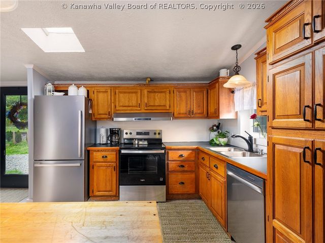 120 Whittbury Lane, Eleanor, WV 25168