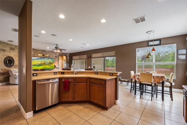 2849 CURVING OAKS WAY, Orlando, FL 32820