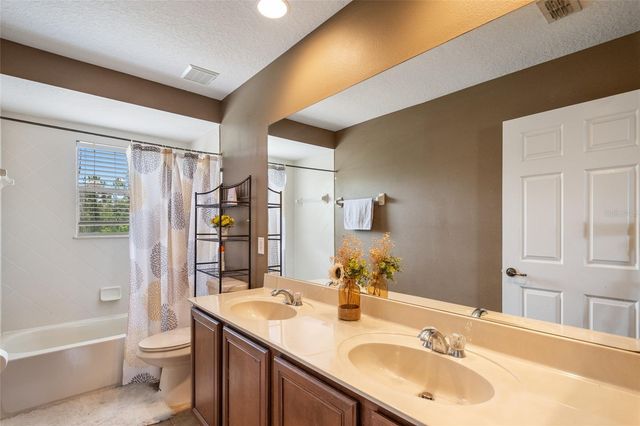 2849 CURVING OAKS WAY, Orlando, FL 32820
