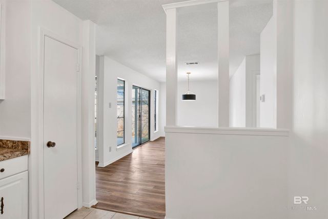 6071 N Highland Circle, Mobile, AL 36608