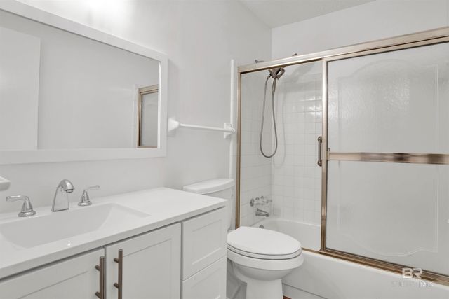 6071 N Highland Circle, Mobile, AL 36608