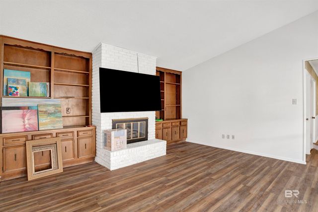 6071 N Highland Circle, Mobile, AL 36608