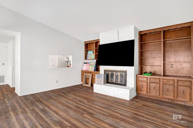 6071 N Highland Circle, Mobile, AL 36608