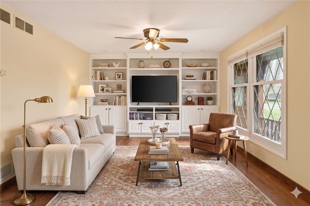 99 Old English Drive, Greece, NY 14616