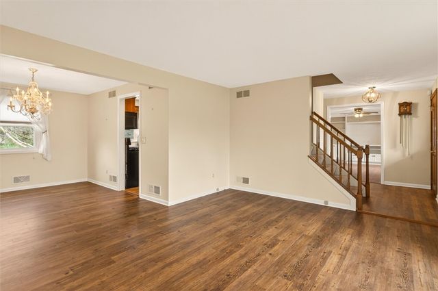 99 Old English Drive, Greece, NY 14616