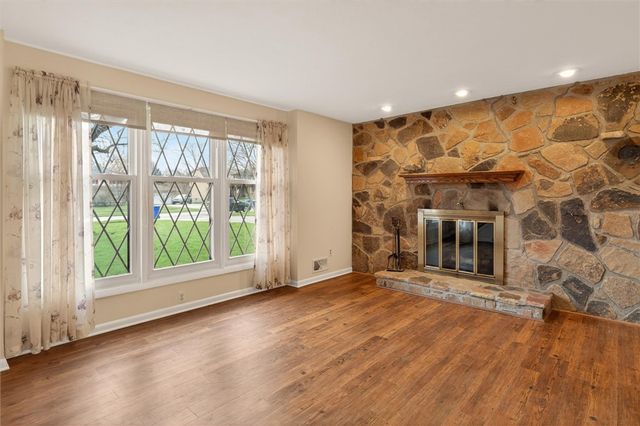 99 Old English Drive, Greece, NY 14616