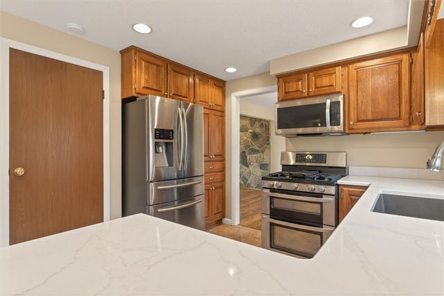 99 Old English Drive, Greece, NY 14616