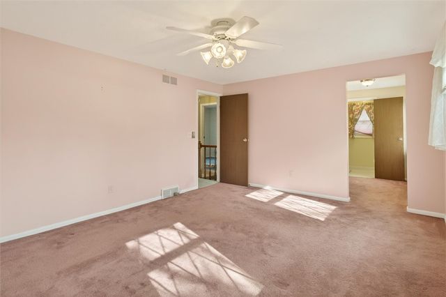 99 Old English Drive, Greece, NY 14616