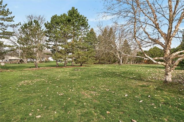 99 Old English Drive, Greece, NY 14616