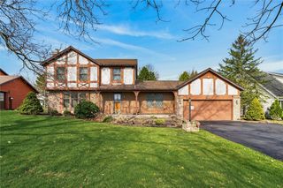 99 Old English Drive, Greece, NY 14616
