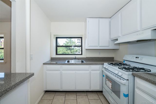 15 Lake Street 4-J, White Plains, NY 10603