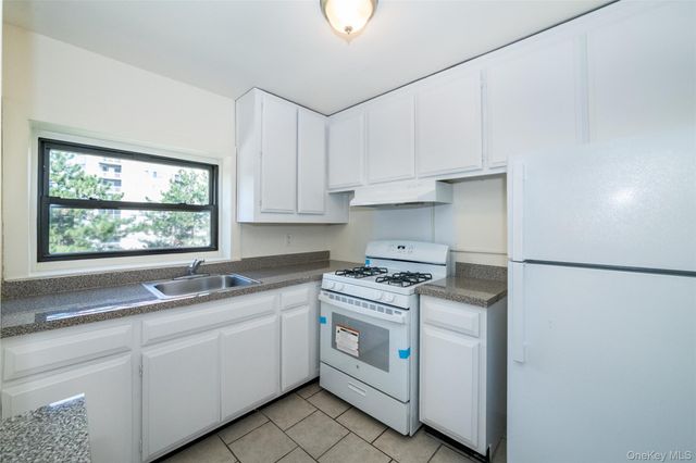 15 Lake Street 4-J, White Plains, NY 10603