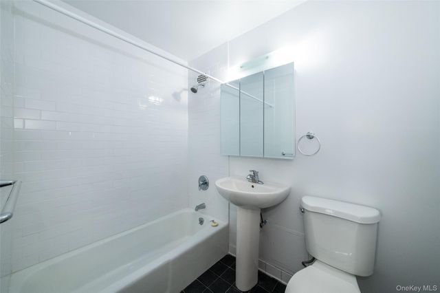 15 Lake Street 4-J, White Plains, NY 10603