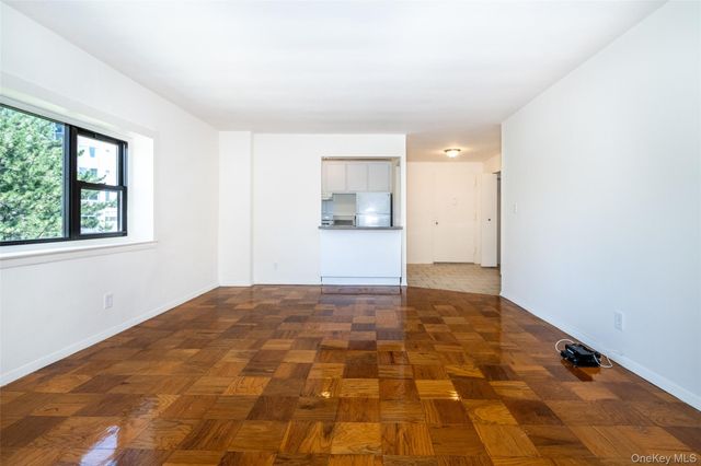 15 Lake Street 4-J, White Plains, NY 10603