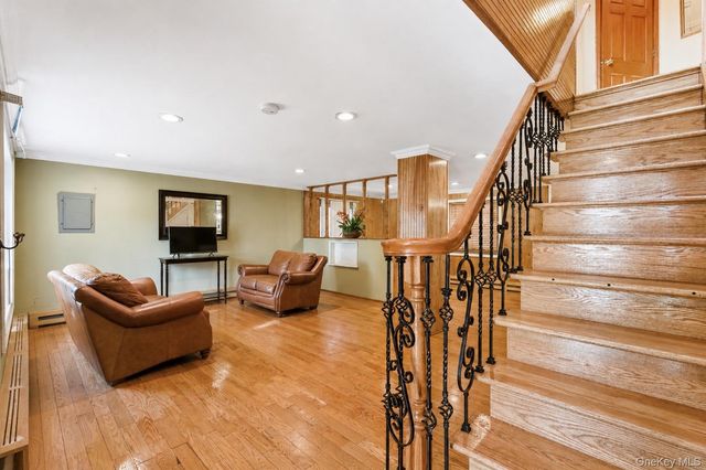 201 Serpentine Lane, Islandia, NY 11749