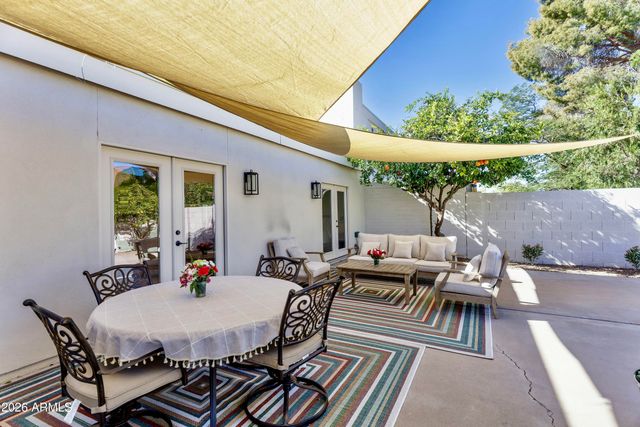 8746 E Via De Viva Street, Scottsdale, AZ 85258