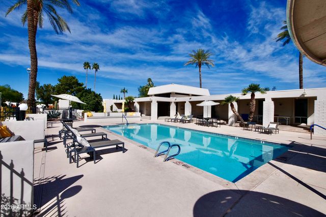 8746 E Via De Viva Street, Scottsdale, AZ 85258