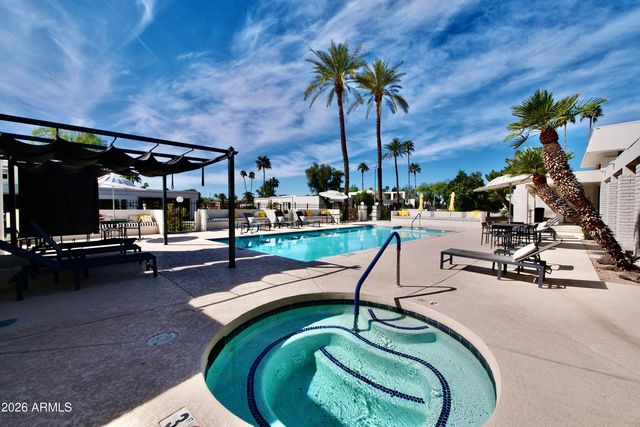 8746 E Via De Viva Street, Scottsdale, AZ 85258