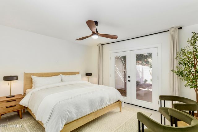 8746 E Via De Viva Street, Scottsdale, AZ 85258