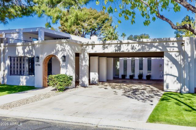 8746 E Via De Viva Street, Scottsdale, AZ 85258